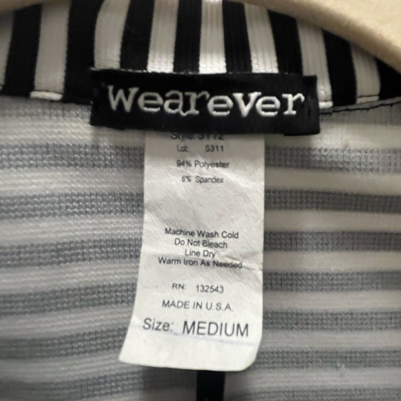 Black and White Striped Blazer with Ruched Sleeves - Picture 4 of 4